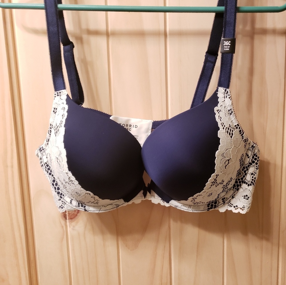 BNWT navy and white lace bra